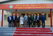 Московская делегация у военного учебного центра в Республике Тыва