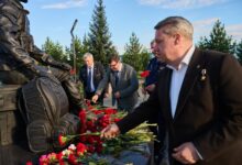Возложение цветов к мемориалу воинской славы